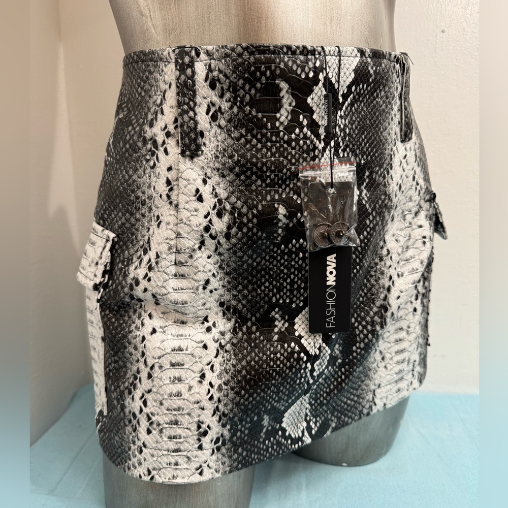 FASHION NOVA Size S